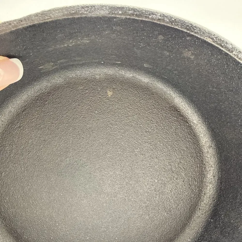 Bruntmor 10” Black Cast Iron 3.25” Deep Round Fry Pan 2 Handles, Silicone Cover